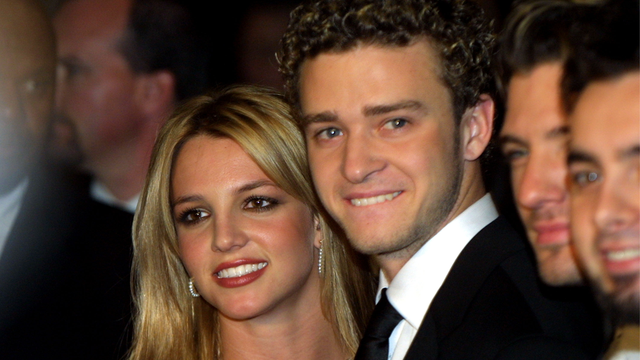 justin timberlake dating christina aguilera In the middle of performing a medley of hits at the 2003 vma's, madonna surprised everyone by kissing britney spears onstage after a quick camera cut to britney's ex-boyfriend, justin timberlake, who looked confused, madonna then smooched her other performing partner: christina aguilera. justin timberlake dating christina aguilera In the middle of performing a medley of hits at the 2003 vma's, madonna surprised everyone by kissing britney spears onstage after a quick camera cut to britney's ex-boyfriend, justin timberlake, who looked confused, madonna then smooched her other performing partner: christina aguilera.